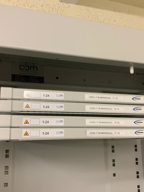 Création d'une liaison entre une nouvelle construction et local existant. Avec mesures Raccordement, mesures OTDR et étiquetage. Réalisé dans le Canton de Vaud (Suisse Romande)