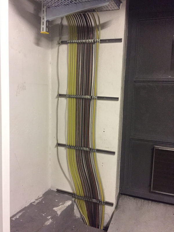 Mise en place de Micro-tubes et de câbles pour la création d'une centrale fibre optique (POP) dans le Valais-Central (Suisse Romande)
